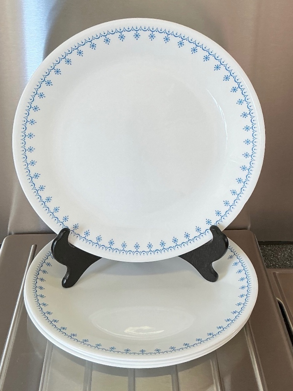 Vintage Corelle Blue Snowflake Garland Dinner Plates Glass Pyrex Set of 3
